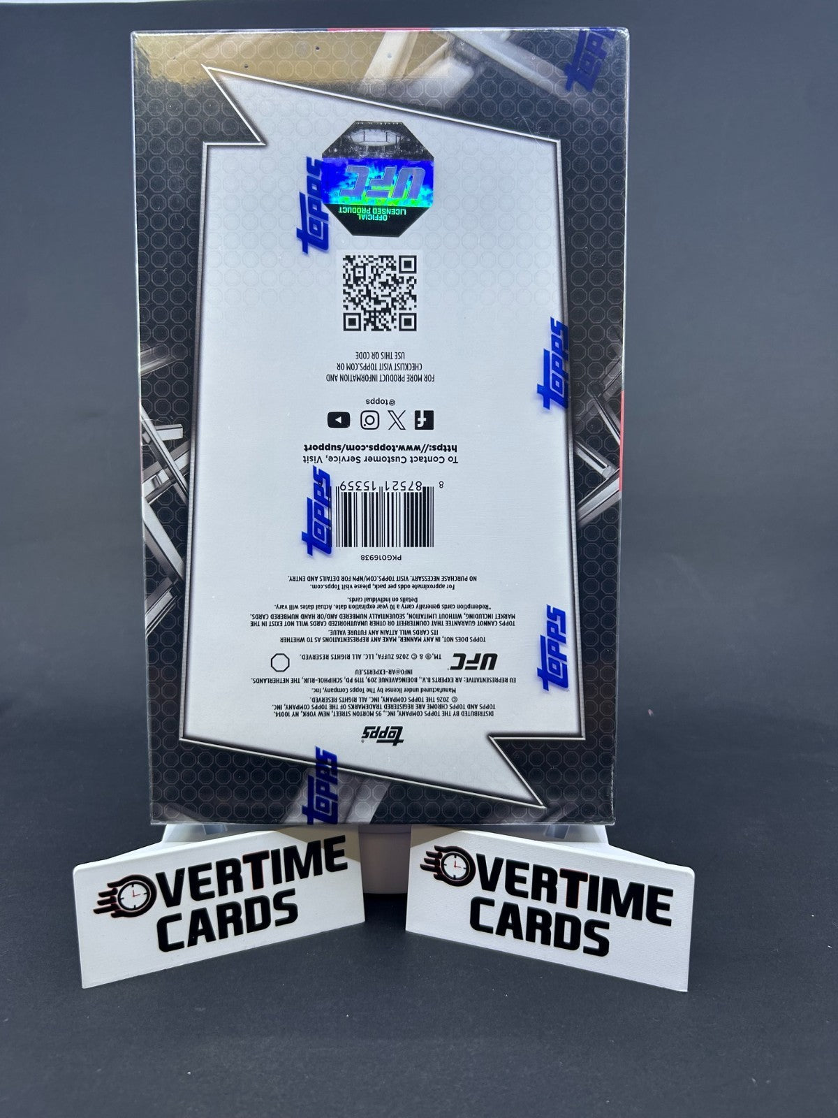 Topps 2026 Chrome UFC Trading Card Box - 2 Autographs