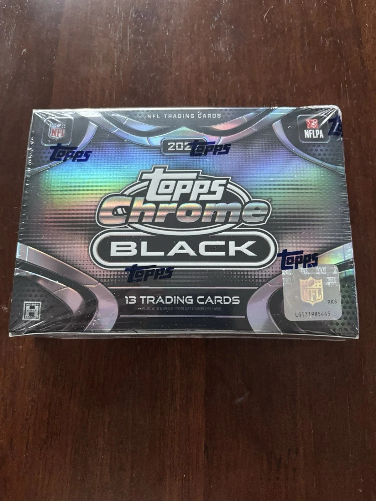 Topps 2025 Chrome Black NFL Football Hobby Box