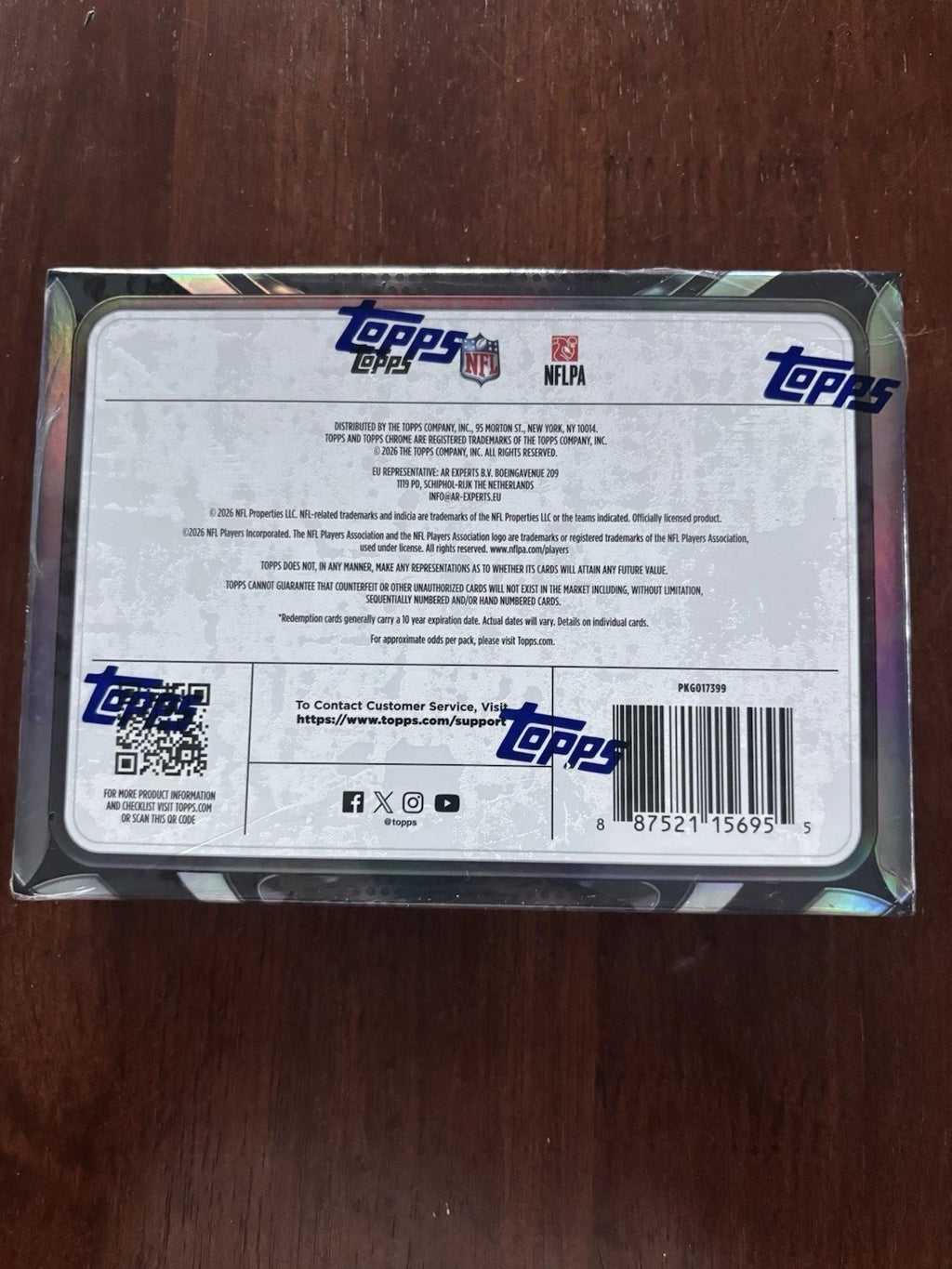 Topps 2025 Chrome Black NFL Football Hobby Box